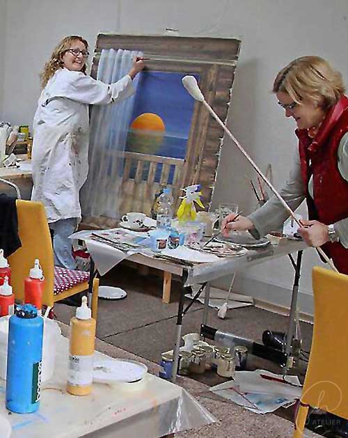 Susanne Hoos bei der Entstehung ihrer Diplomarbeit im Atelier Leoni in Wertheim