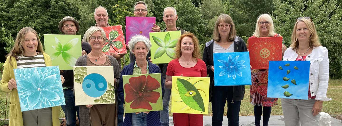 Gruppenfoto eines Malkurs meditatives Malen