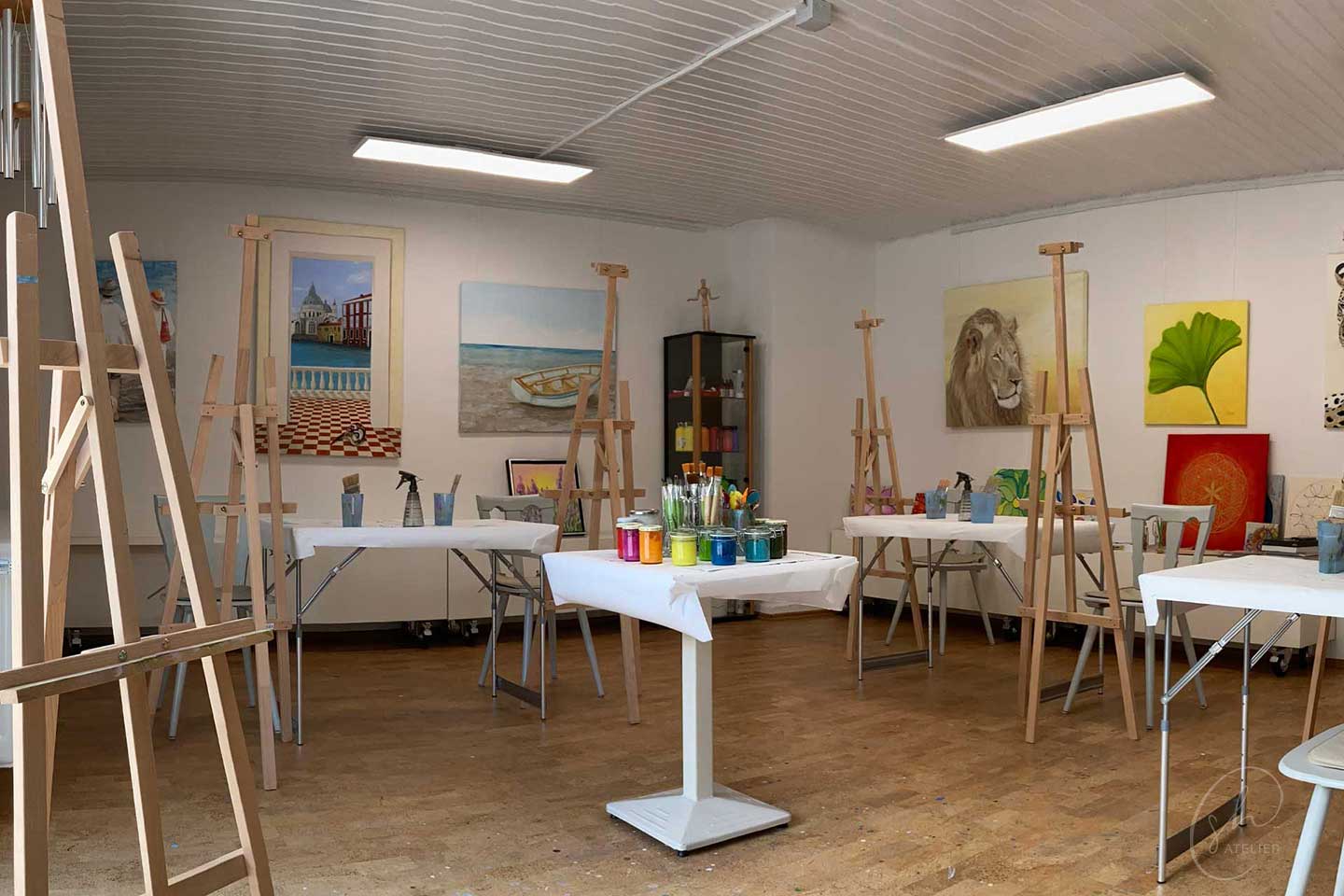 Blick in das Atelier Susanne Hoos in Krombach.